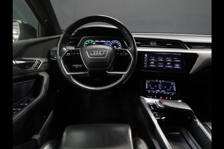 Audi e-tron e-tron 55 quattro advanced 95 kWh [TREKHAAK AFNEEMBAAR, APPLE CARPLAY, ANDROID, MEMORY SEATS, CAMERA, ADAPTIVE CRUISE, VOL LEDER, STOELVERWARMING, CLIMATE, NIEUWSTAAT]