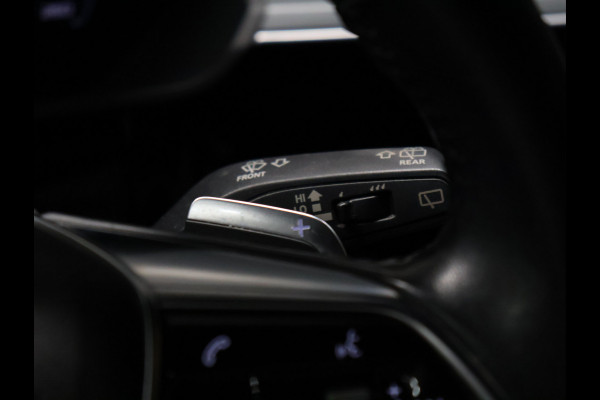 Audi e-tron e-tron 55 quattro advanced 95 kWh [TREKHAAK AFNEEMBAAR, APPLE CARPLAY, ANDROID, MEMORY SEATS, CAMERA, ADAPTIVE CRUISE, VOL LEDER, STOELVERWARMING, CLIMATE, NIEUWSTAAT]