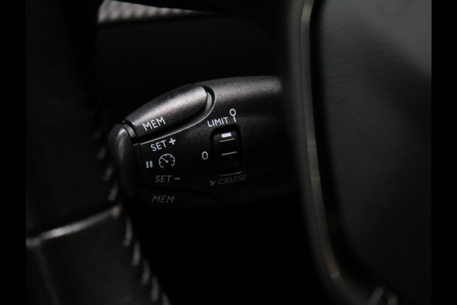 Peugeot 208 1.2 PureTech Active [CRUISE CONTROL, APPLE CARPLAY, ANDROID AUTO, RIJSTROOKSENSOR, AIRCONDITIONING, NAVIGATIE, NIEUWSTAAT]