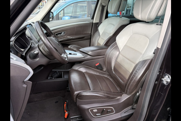 Renault Espace 1.6 dCi Initiale Paris 7 persoons Renault Espace 1.6 dCi Initiale Paris 7 persoons