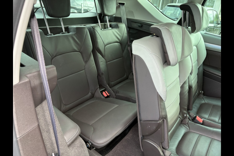 Renault Espace 1.6 dCi Initiale Paris 7 persoons Renault Espace 1.6 dCi Initiale Paris 7 persoons