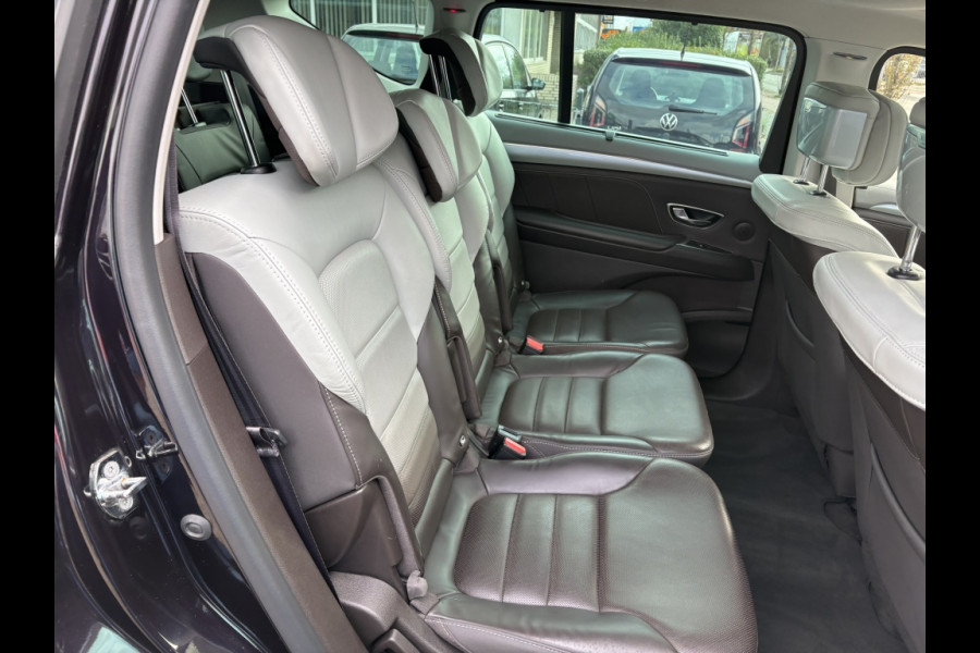 Renault Espace 1.6 dCi Initiale Paris 7 persoons Renault Espace 1.6 dCi Initiale Paris 7 persoons