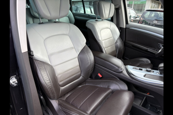 Renault Espace 1.6 dCi Initiale Paris 7 persoons Renault Espace 1.6 dCi Initiale Paris 7 persoons