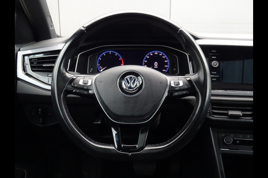 Volkswagen Polo 1.5 TSI Highline Business R * PANORAMADAK * VIRTUAL * CARPLAY !!