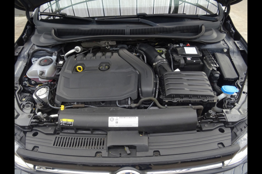 Volkswagen Polo 1.5 TSI Highline Business R * PANORAMADAK * VIRTUAL * CARPLAY !!