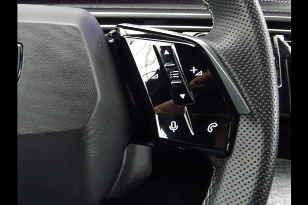 Peugeot E-3008 GT Avantage 210 73 kWh * WARMTEPOMP * 4 SEIZOENSBANDEN !! Peugeot E-3008 GT Avantage 210 73 kWh * WARMTEPOMP * 4 SEIZOENSBANDEN !!