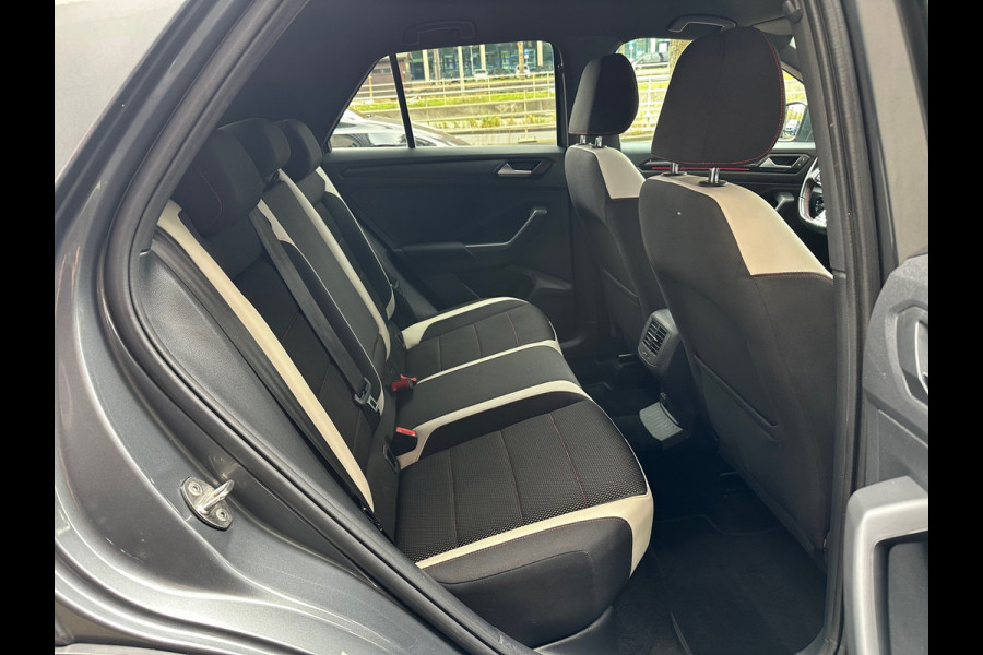 Volkswagen T-Roc 1.5 TSI Style Automaat Navi Clima Camera