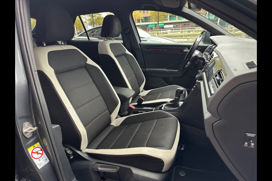 Volkswagen T-Roc 1.5 TSI Style Automaat Navi Clima Camera
