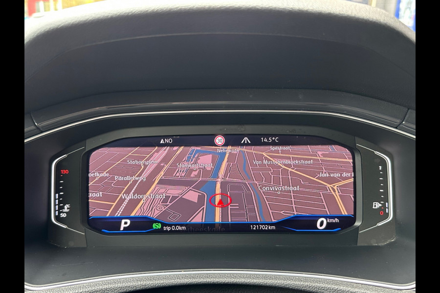 Volkswagen T-Roc 1.5 TSI Style Automaat Navi Clima Camera