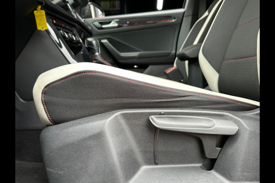 Volkswagen T-Roc 1.5 TSI Style Automaat Navi Clima Camera
