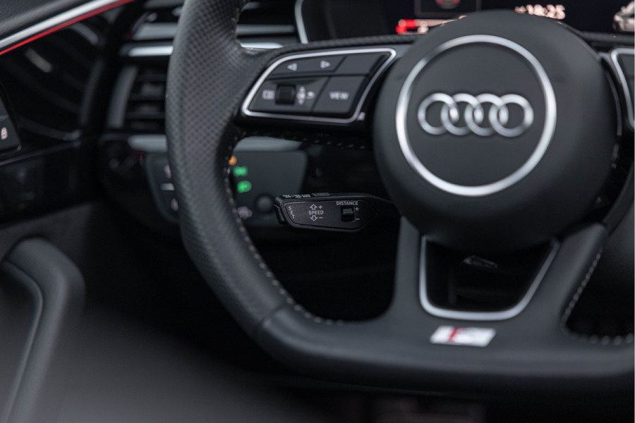 Audi A4 Avant 45 TDI 231pk Quattro S-line Pano Matrix Trekhaak ACC 19'' Audi A4 Avant 45 TDI 231pk Quattro S-line Pano Matrix Trekhaak ACC 19''