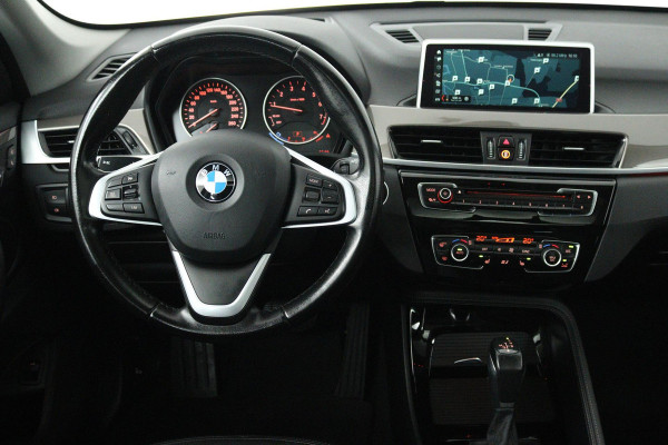 BMW X1 XDrive20i High Executive (PANORAMADAK, TREKHAAK, STOELVERWARMING, ACHTERUITRIJCAMERA, HEAD-UP, DEALER ONDERHOUDEN) BMW X1 XDrive20i High Executive (PANORAMADAK, TREKHAAK, STOELVERWARMING, ACHTERUITRIJCAMERA, HEAD-UP, DEALER ONDERHOUDEN)