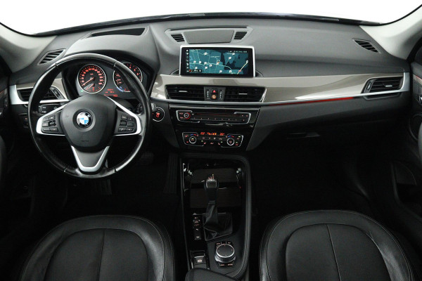 BMW X1 XDrive20i High Executive (PANORAMADAK, TREKHAAK, STOELVERWARMING, ACHTERUITRIJCAMERA, HEAD-UP, DEALER ONDERHOUDEN) BMW X1 XDrive20i High Executive (PANORAMADAK, TREKHAAK, STOELVERWARMING, ACHTERUITRIJCAMERA, HEAD-UP, DEALER ONDERHOUDEN)