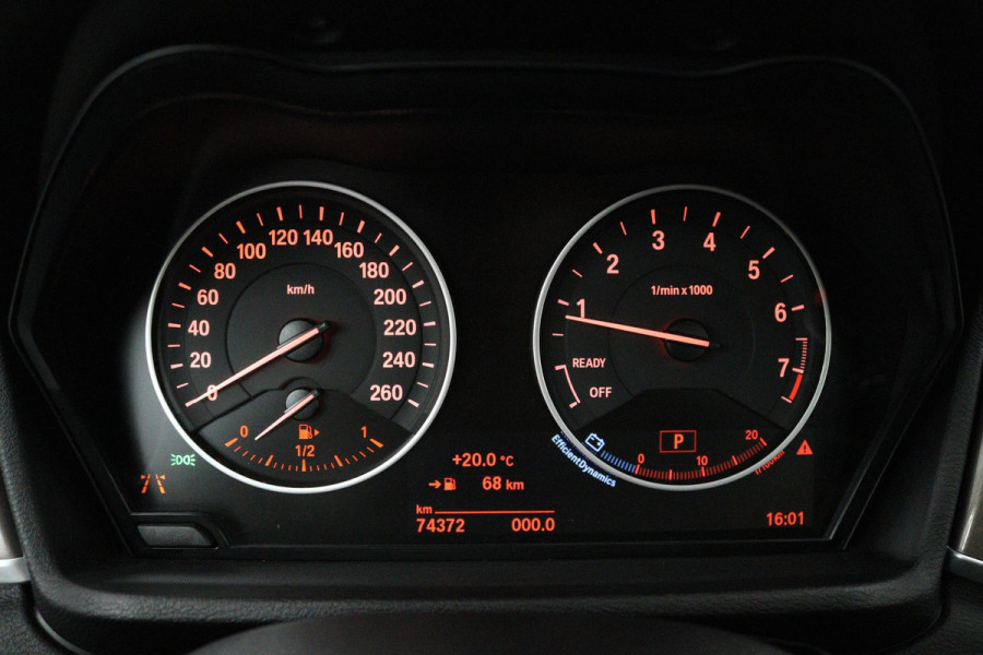 BMW X1 XDrive20i High Executive (PANORAMADAK, TREKHAAK, STOELVERWARMING, ACHTERUITRIJCAMERA, HEAD-UP, DEALER ONDERHOUDEN) BMW X1 XDrive20i High Executive (PANORAMADAK, TREKHAAK, STOELVERWARMING, ACHTERUITRIJCAMERA, HEAD-UP, DEALER ONDERHOUDEN)