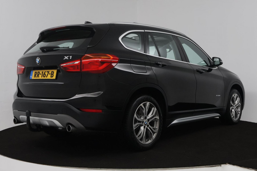 BMW X1 XDrive20i High Executive (PANORAMADAK, TREKHAAK, STOELVERWARMING, ACHTERUITRIJCAMERA, HEAD-UP, DEALER ONDERHOUDEN) BMW X1 XDrive20i High Executive (PANORAMADAK, TREKHAAK, STOELVERWARMING, ACHTERUITRIJCAMERA, HEAD-UP, DEALER ONDERHOUDEN)