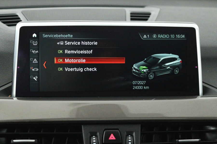 BMW X1 XDrive20i High Executive (PANORAMADAK, TREKHAAK, STOELVERWARMING, ACHTERUITRIJCAMERA, HEAD-UP, DEALER ONDERHOUDEN) BMW X1 XDrive20i High Executive (PANORAMADAK, TREKHAAK, STOELVERWARMING, ACHTERUITRIJCAMERA, HEAD-UP, DEALER ONDERHOUDEN)