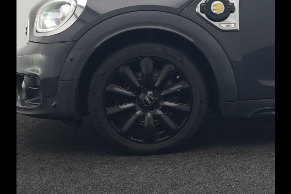MINI Countryman 2.0 Cooper S E ALL4 Plug in Hybrid 225pk Dealer O.H. PHEV | Panodak | Adaptive Cruise | Head Up | harman & Kardon | Lederen Sportstoelen Verwarmd | Camera |  Apple Carplay | Navigatie | Virtual | DAB |