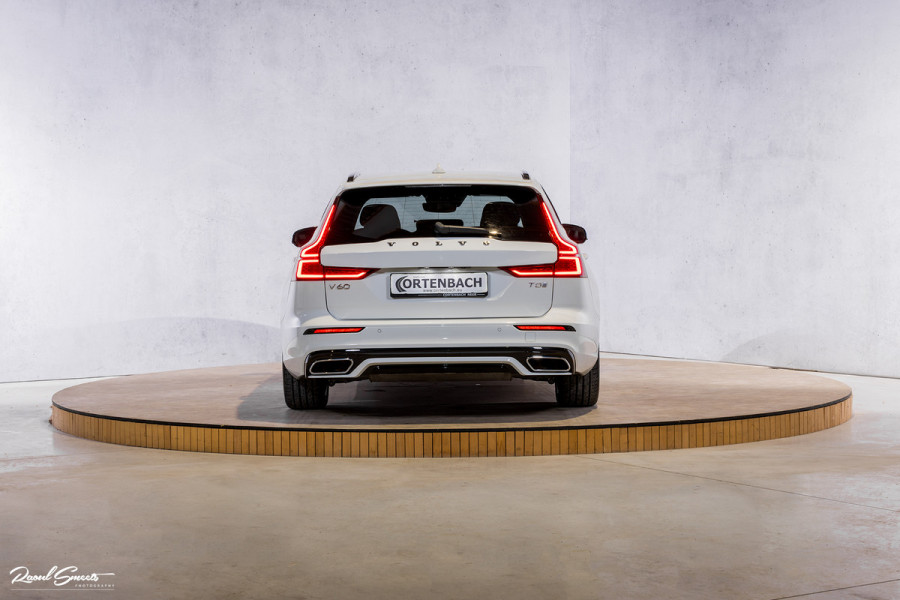 Volvo V60 2.0 T5 R-Design | Memory | Cruise control | Apple carplay |