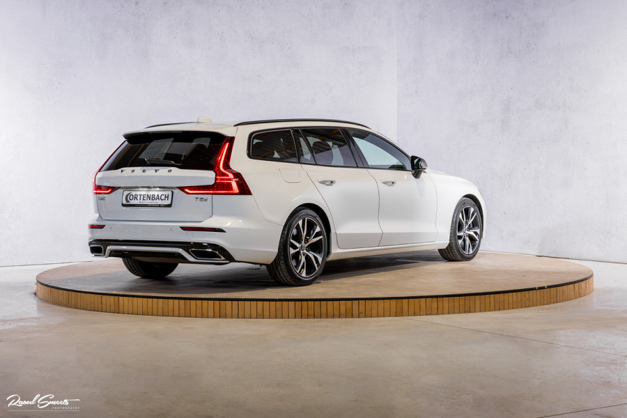 Volvo V60 2.0 T5 R-Design | Memory | Cruise control | Apple carplay |
