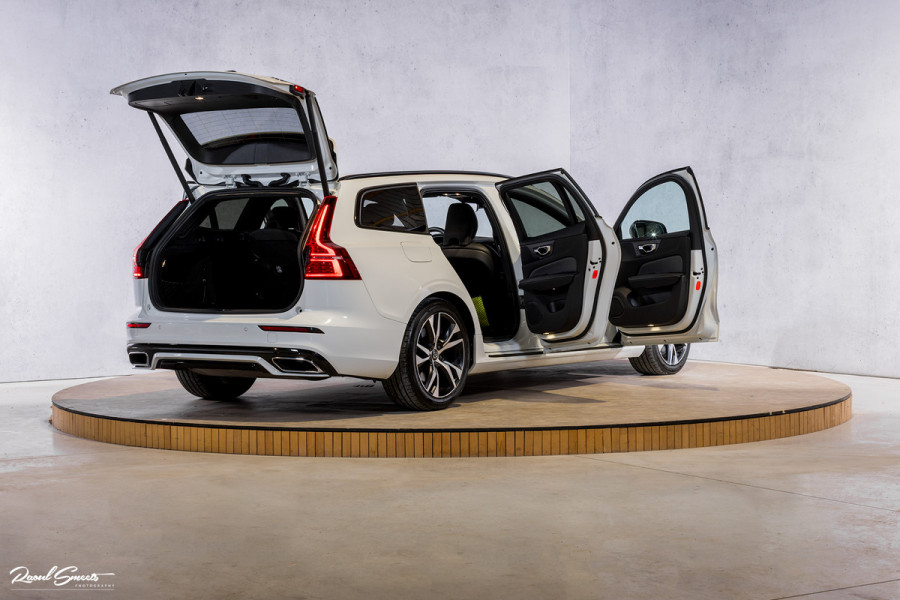 Volvo V60 2.0 T5 R-Design | Memory | Cruise control | Apple carplay |
