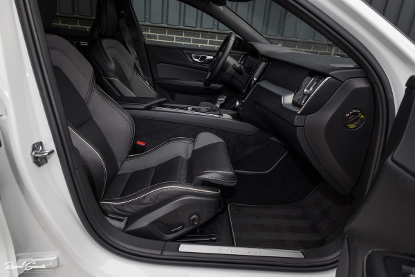 Volvo V60 2.0 T5 R-Design | Memory | Cruise control | Apple carplay |