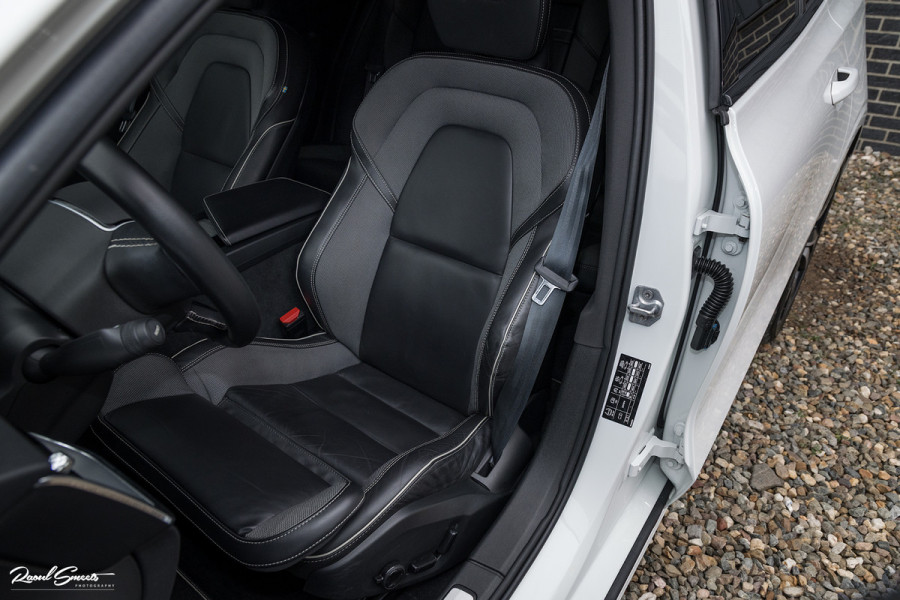 Volvo V60 2.0 T5 R-Design | Memory | Cruise control | Apple carplay |