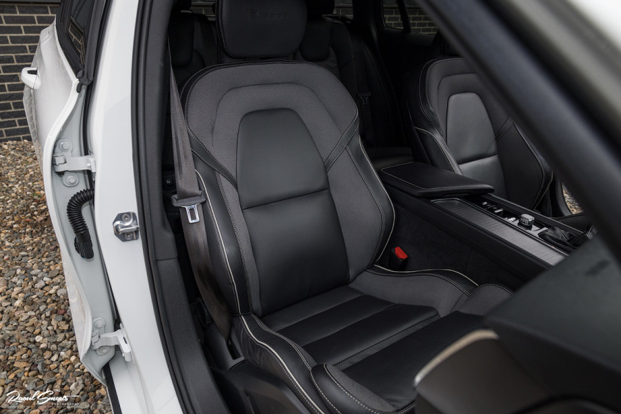 Volvo V60 2.0 T5 R-Design | Memory | Cruise control | Apple carplay |