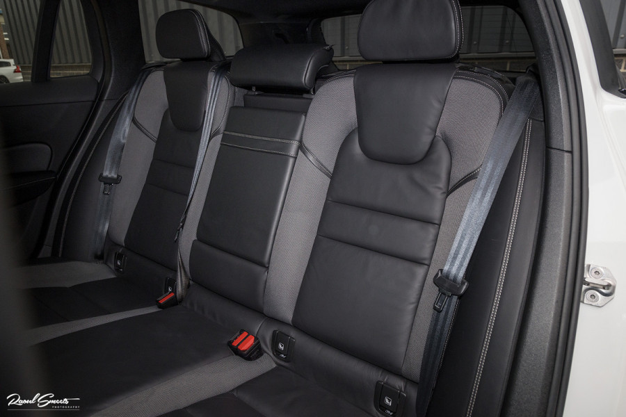 Volvo V60 2.0 T5 R-Design | Memory | Cruise control | Apple carplay |