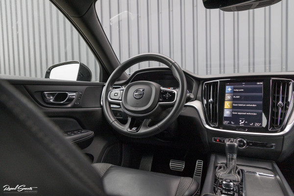 Volvo V60 2.0 T5 R-Design | Memory | Cruise control | Apple carplay |