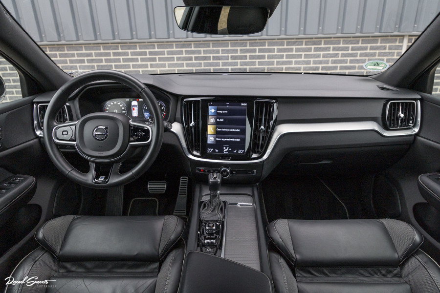 Volvo V60 2.0 T5 R-Design | Memory | Cruise control | Apple carplay |
