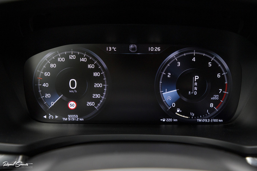 Volvo V60 2.0 T5 R-Design | Memory | Cruise control | Apple carplay |