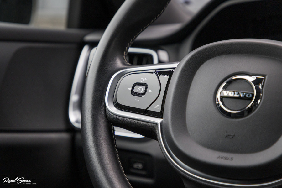 Volvo V60 2.0 T5 R-Design | Memory | Cruise control | Apple carplay |