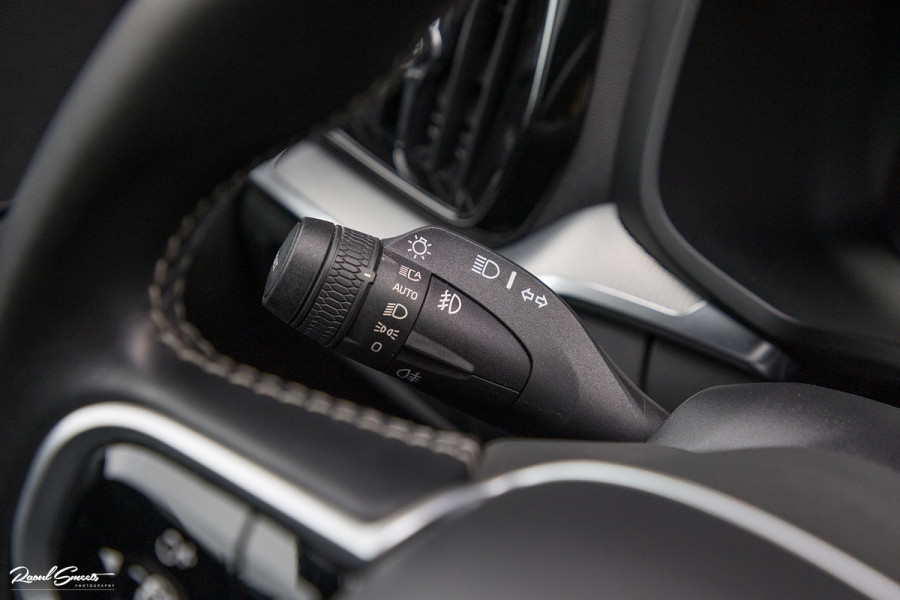 Volvo V60 2.0 T5 R-Design | Memory | Cruise control | Apple carplay |