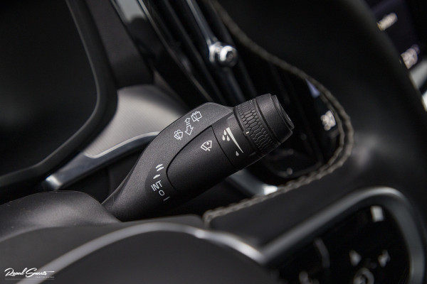 Volvo V60 2.0 T5 R-Design | Memory | Cruise control | Apple carplay |