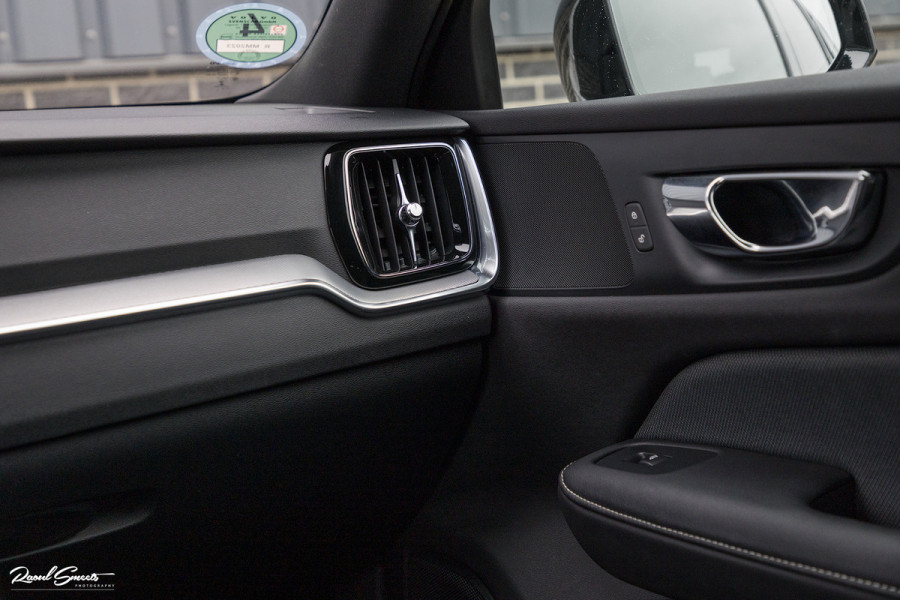 Volvo V60 2.0 T5 R-Design | Memory | Cruise control | Apple carplay |