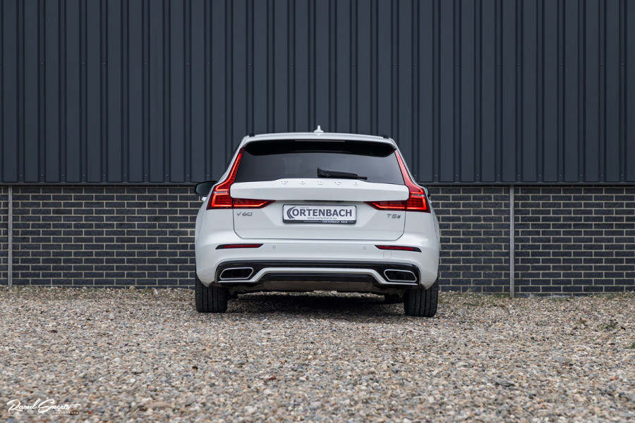 Volvo V60 2.0 T5 R-Design | Memory | Cruise control | Apple carplay |