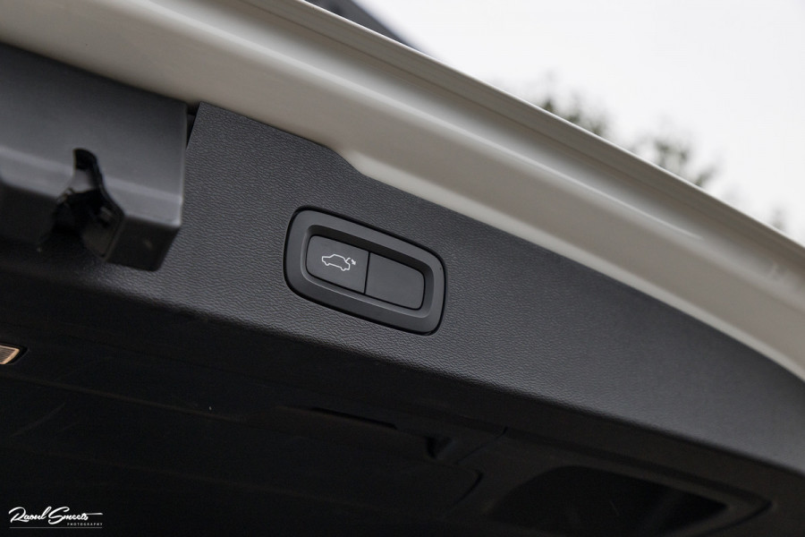 Volvo V60 2.0 T5 R-Design | Memory | Cruise control | Apple carplay |