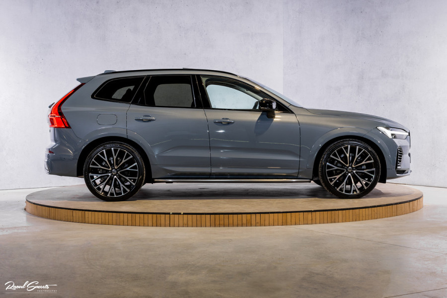 Volvo XC60 2.0 T8 Plug-in hybrid AWD Ultimate Dark | HEICO SPORTIV | Massage | Luchtvering | Panorama dak | Adaptieve cruise | 22 Inch |