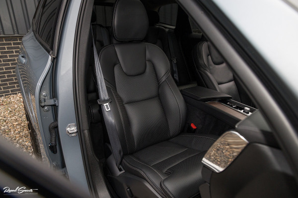 Volvo XC60 2.0 T8 Plug-in hybrid AWD Ultimate Dark | HEICO SPORTIV | Massage | Luchtvering | Panorama dak | Adaptieve cruise | 22 Inch |