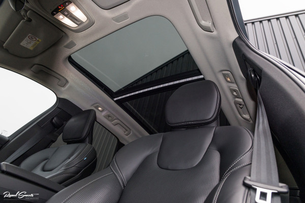 Volvo XC60 2.0 T8 Plug-in hybrid AWD Ultimate Dark | HEICO SPORTIV | Massage | Luchtvering | Panorama dak | Adaptieve cruise | 22 Inch |