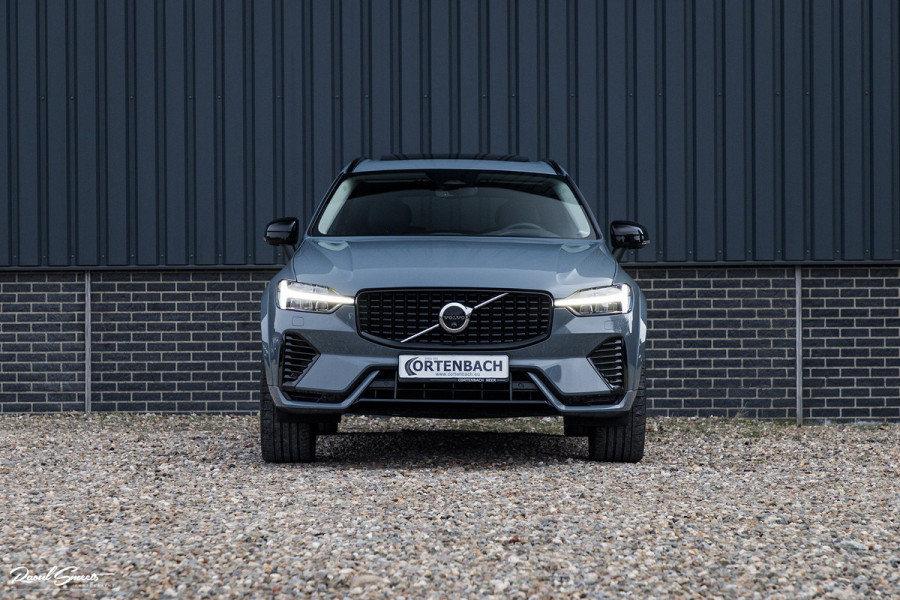 Volvo XC60 2.0 T8 Plug-in hybrid AWD Ultimate Dark | HEICO SPORTIV | Massage | Luchtvering | Panorama dak | Adaptieve cruise | 22 Inch |