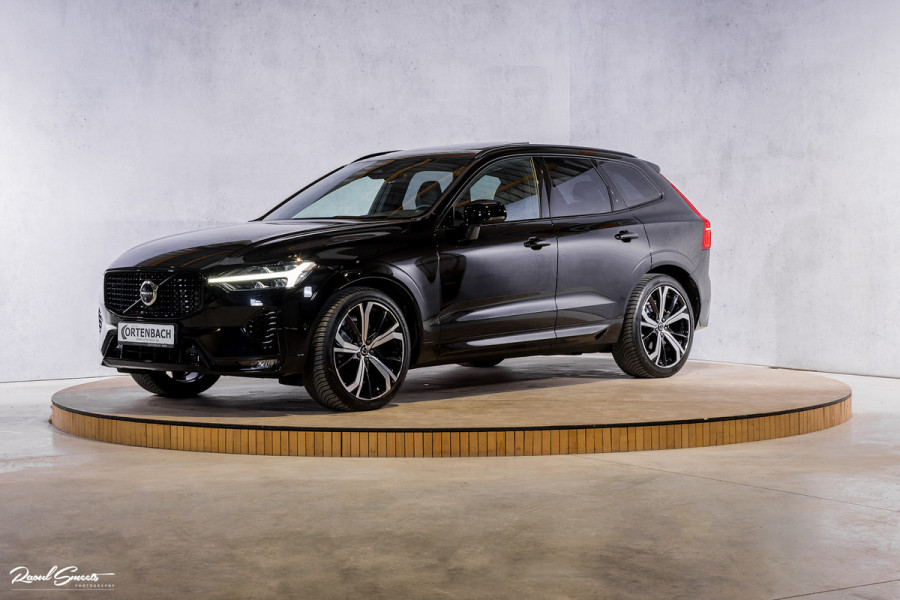Volvo XC60 B5 Ultimate Dark | Luchtvering | Panorama dak | Harman Kardon | Adaptieve cruise |