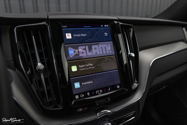 Volvo XC60 B5 Ultimate Dark | Luchtvering | Panorama dak | Harman Kardon | Adaptieve cruise |