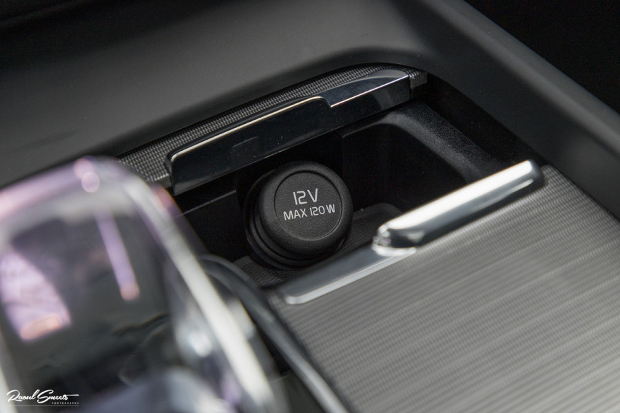 Volvo XC60 B5 Ultimate Dark | Luchtvering | Panorama dak | Harman Kardon | Adaptieve cruise |