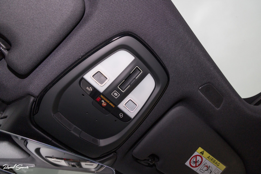 Volvo XC60 B5 Ultimate Dark | Luchtvering | Panorama dak | Harman Kardon | Adaptieve cruise |