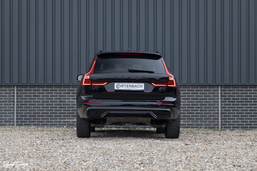Volvo XC60 B5 Ultimate Dark | Luchtvering | Panorama dak | Harman Kardon | Adaptieve cruise |