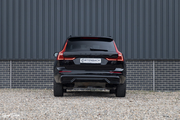 Volvo XC60 B5 Ultimate Dark | Luchtvering | Panorama dak | Harman Kardon | Adaptieve cruise |