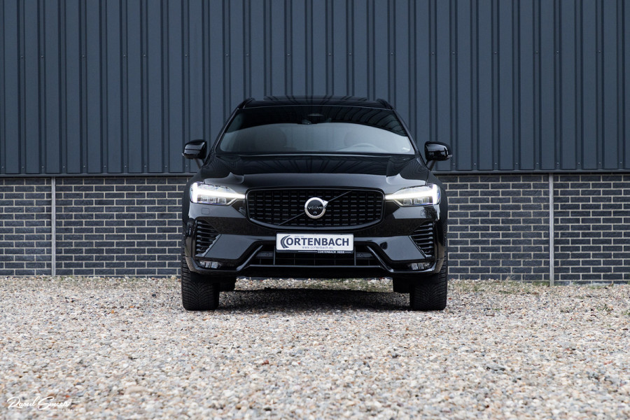 Volvo XC60 B5 Ultimate Dark | Luchtvering | Panorama dak | Harman Kardon | Adaptieve cruise |