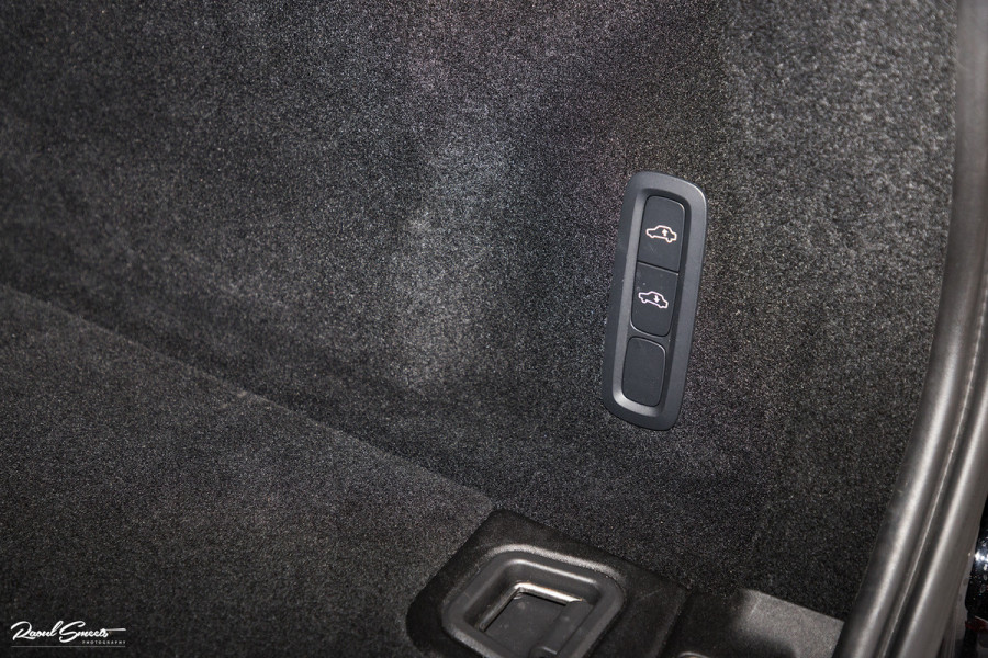 Volvo XC60 B5 Ultimate Dark | Luchtvering | Panorama dak | Harman Kardon | Adaptieve cruise |
