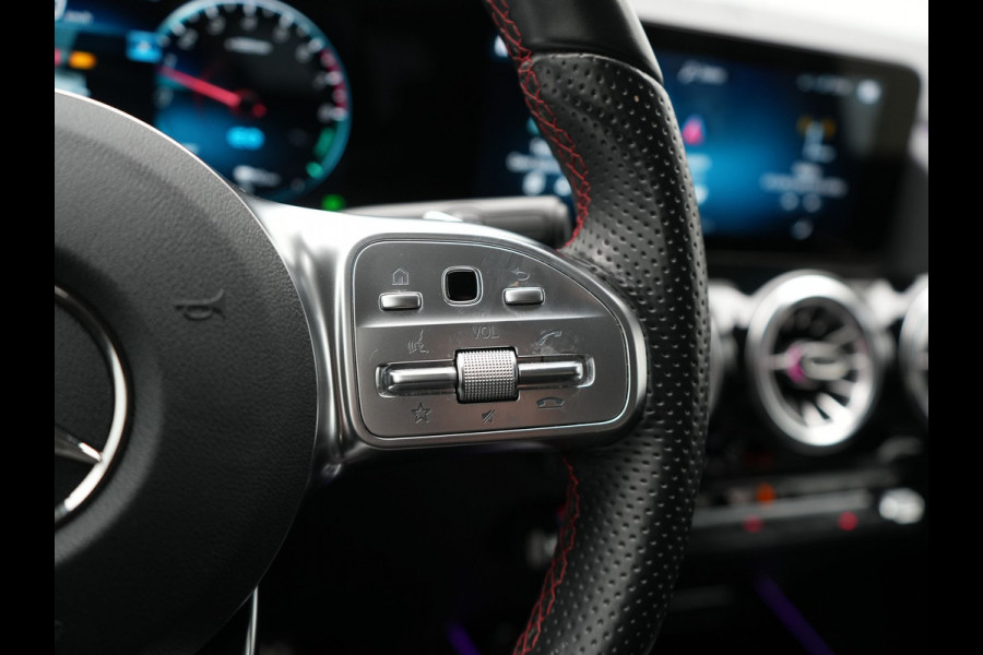 Mercedes-Benz GLA 250 e AMG Line Plug In Hybrid 225pk Dealer O.H PHEV | Cruise Control | Sfeerverlichting | Alcantara Sportstoelen Verwarmd | Lane Assist | Navigatie | Virtual | DAB | Mercedes-Benz GLA 250 e AMG Line Plug In Hybrid 225pk Dealer O.H PHEV | Cruise Control | Sfeerverlichting | Alcantara Sportstoelen Verwarmd | Lane Assist | Navigatie | Virtual | DAB |